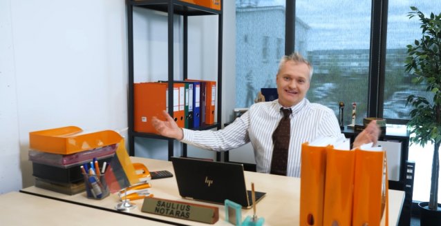 Apie notarus su humoru. Teisininkas Saulius paaiškina, kaip naudotis portalu eNotaras
